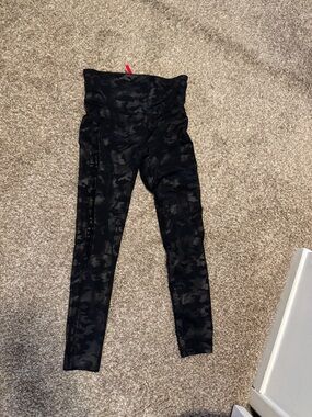 SPANX Girls Black Camo High-Waist Leggings